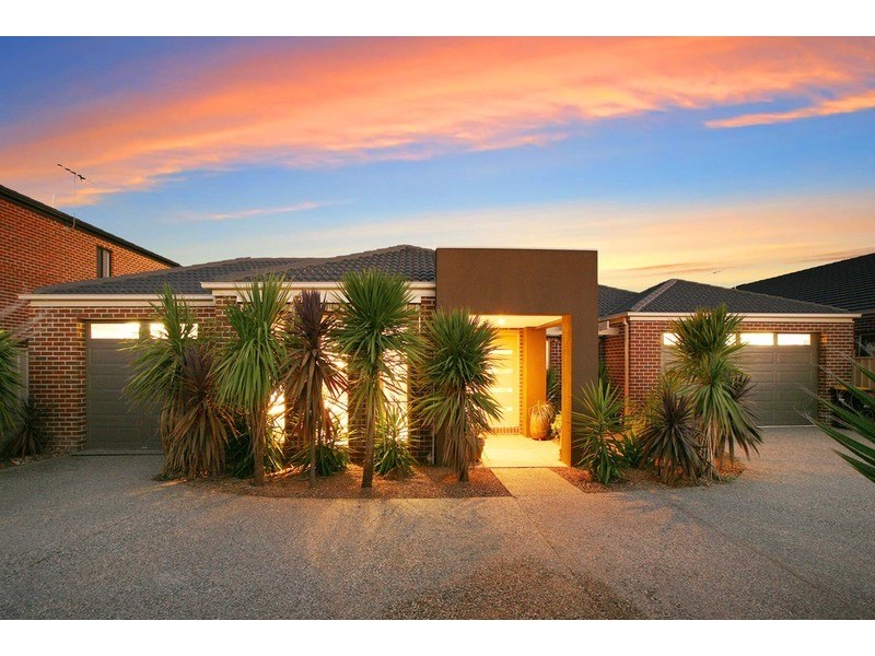 11 Montpellier Drive, Hillside VIC 3037