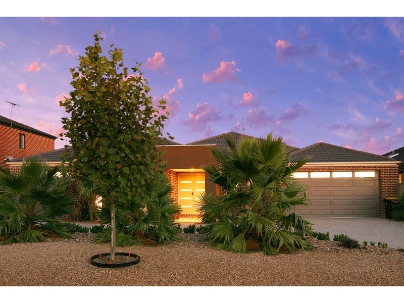 11 Montpellier Drive, Hillside VIC 3037