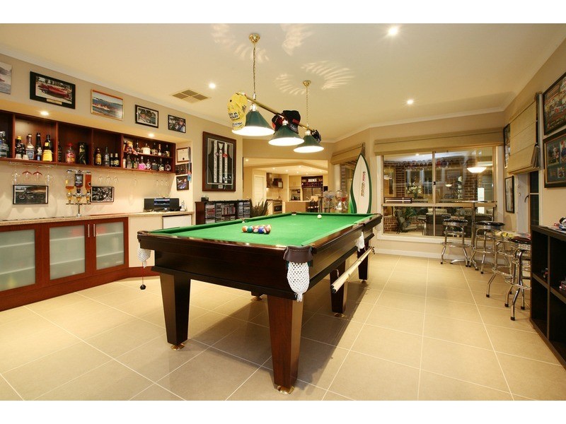 11 Montpellier Drive, Hillside VIC 3037
