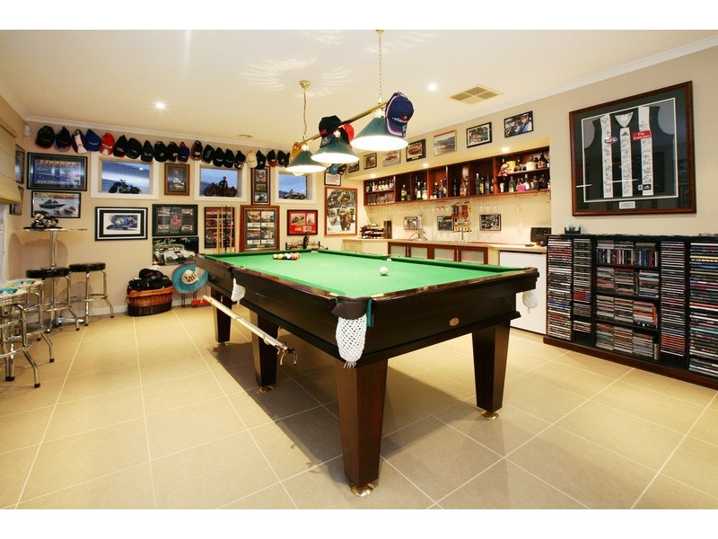 11 Montpellier Drive, Hillside VIC 3037