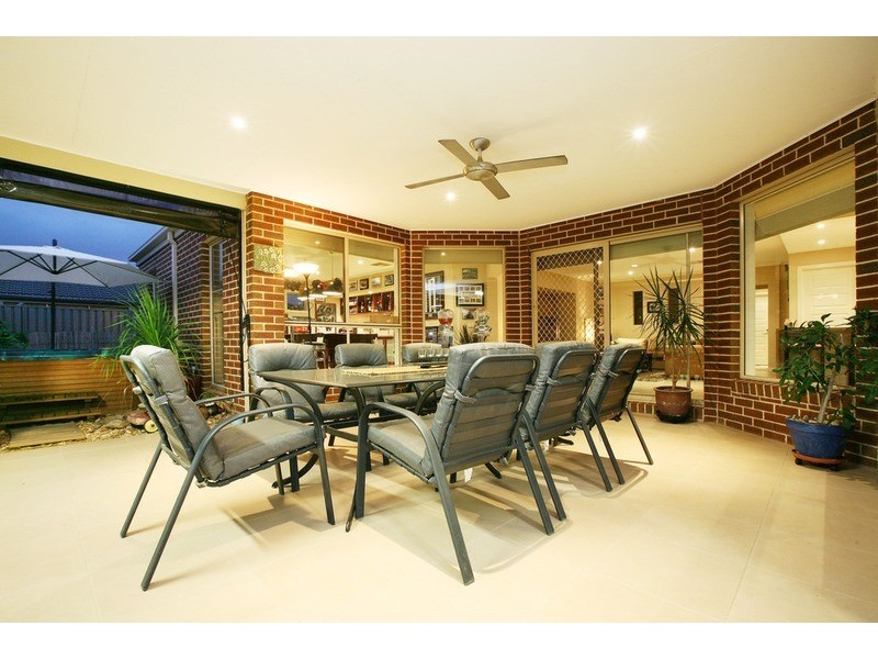 11 Montpellier Drive, Hillside VIC 3037