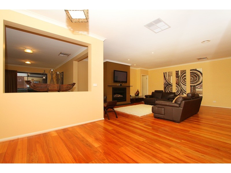 15 Warrens Brook  Road, Hillside VIC 3037