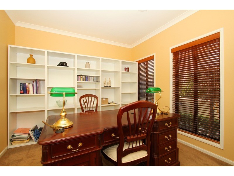 15 Warrens Brook  Road, Hillside VIC 3037