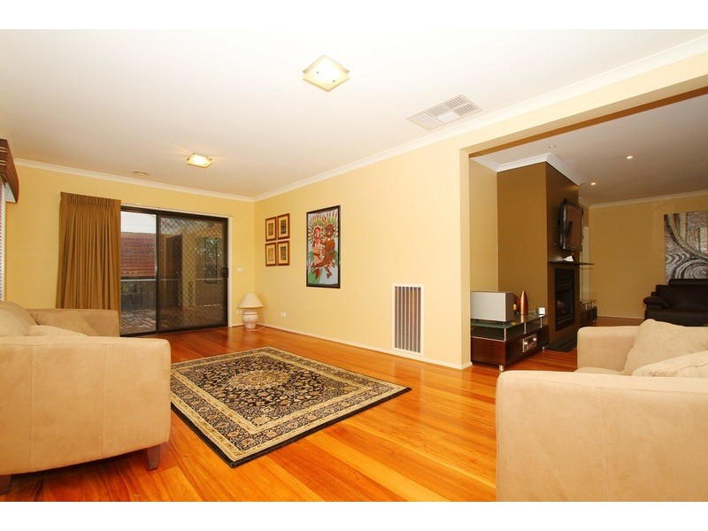 15 Warrens Brook  Road, Hillside VIC 3037