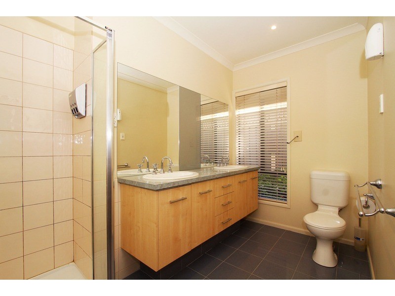 15 Warrens Brook  Road, Hillside VIC 3037