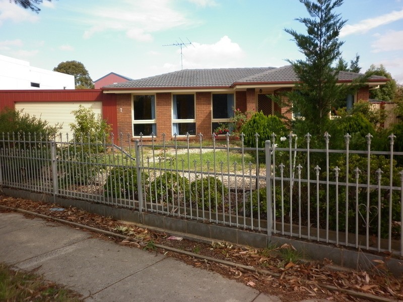 7 Antwerp  Drive, Keilor Downs VIC 3038