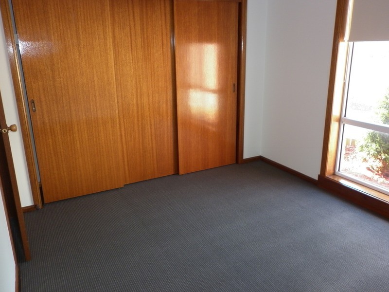 1/17 Yeats Drive, Delahey VIC 3037