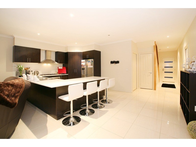 1/11 Victoria Road, Sydenham VIC 3037