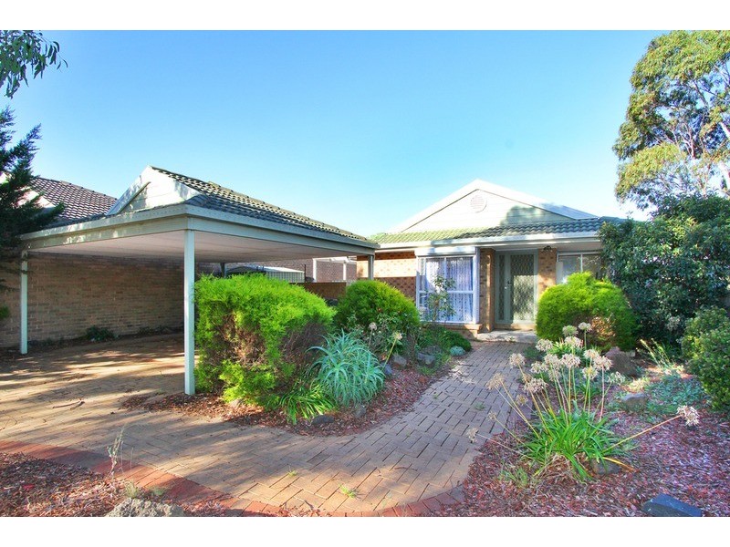 18 Thistle Court, Delahey VIC 3037