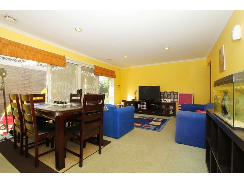 18 Thistle Court, Delahey VIC 3037