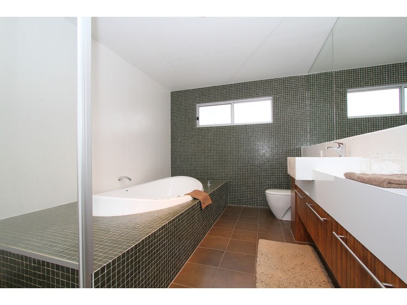 22 Shearwater  Court, Taylors Hill VIC 3037