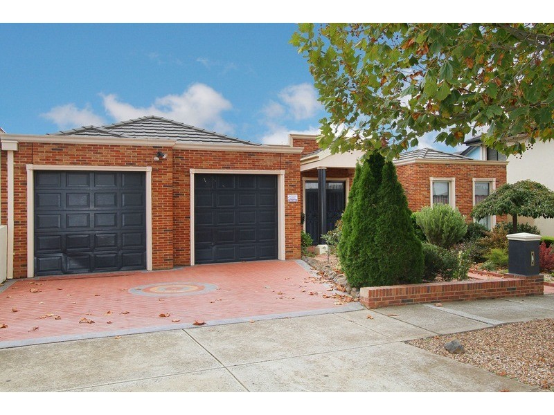 58 McCubbin Drive, Taylors Lakes VIC 3038