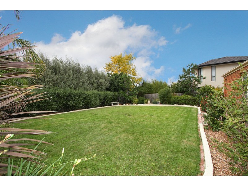 58 McCubbin Drive, Taylors Lakes VIC 3038