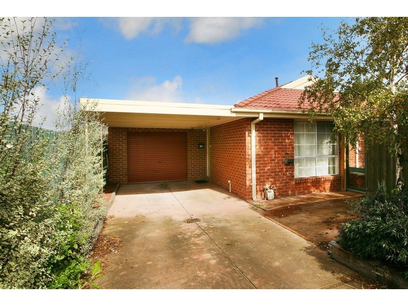 2/35 Hume  Drive, Delahey VIC 3037