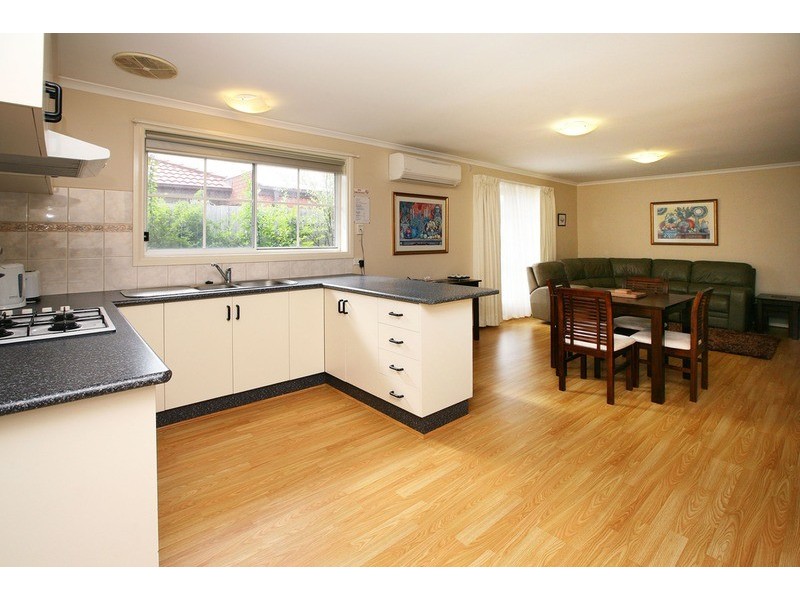 2/35 Hume  Drive, Delahey VIC 3037