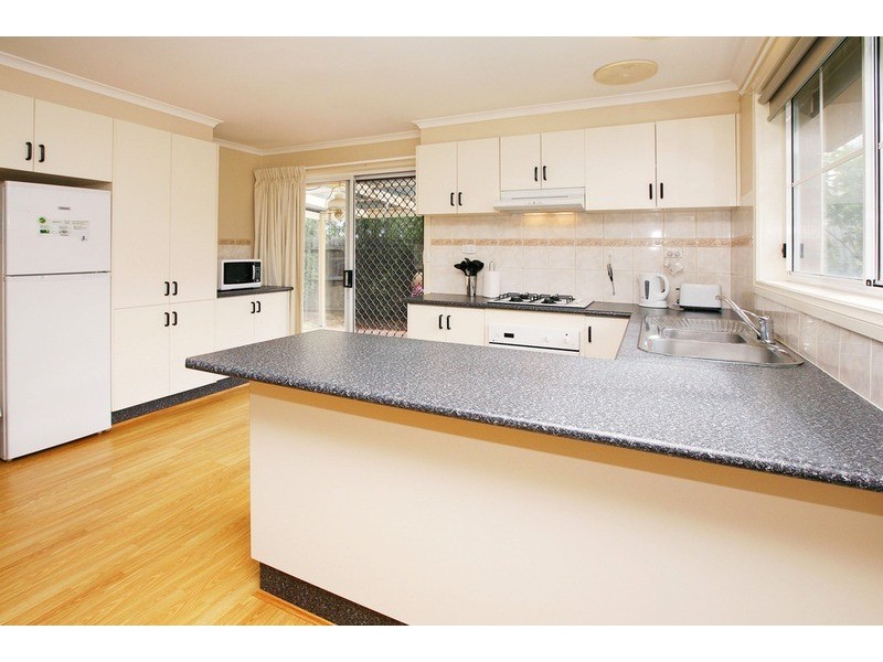 2/35 Hume  Drive, Delahey VIC 3037