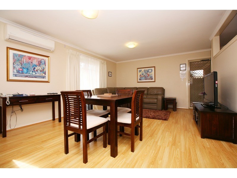 2/35 Hume  Drive, Delahey VIC 3037