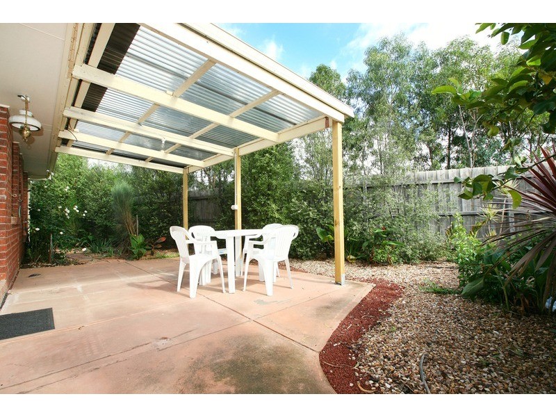2/35 Hume  Drive, Delahey VIC 3037