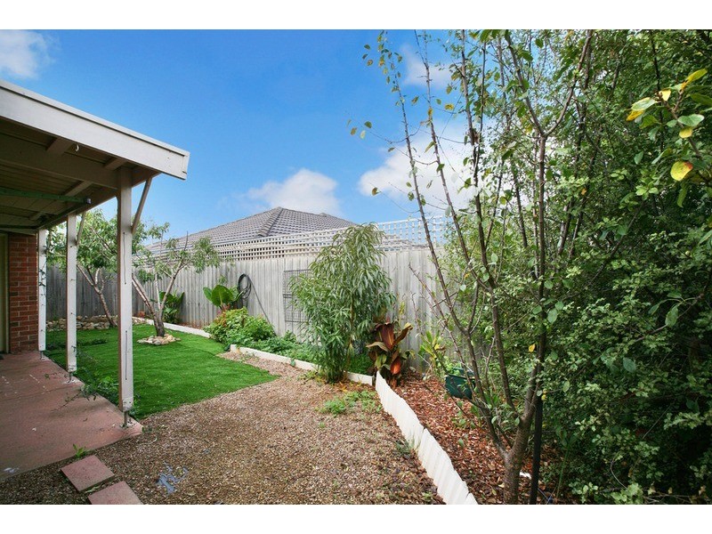2/35 Hume  Drive, Delahey VIC 3037