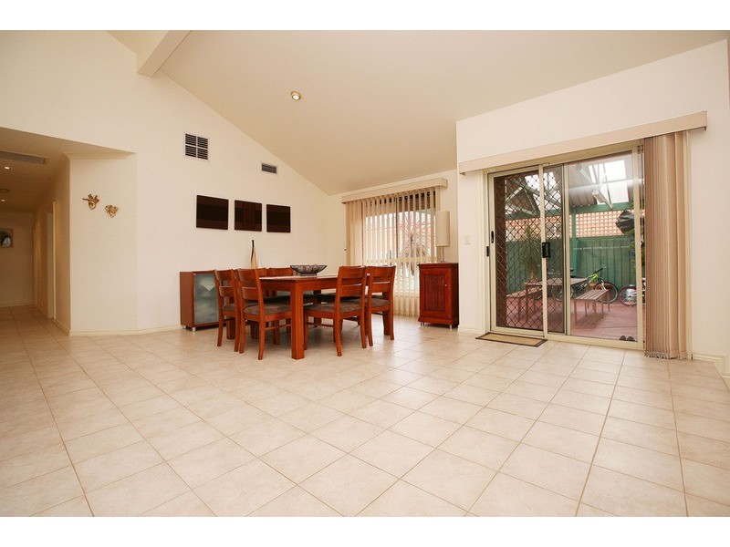 37 Saratoga Crescent, Keilor Downs VIC 3038