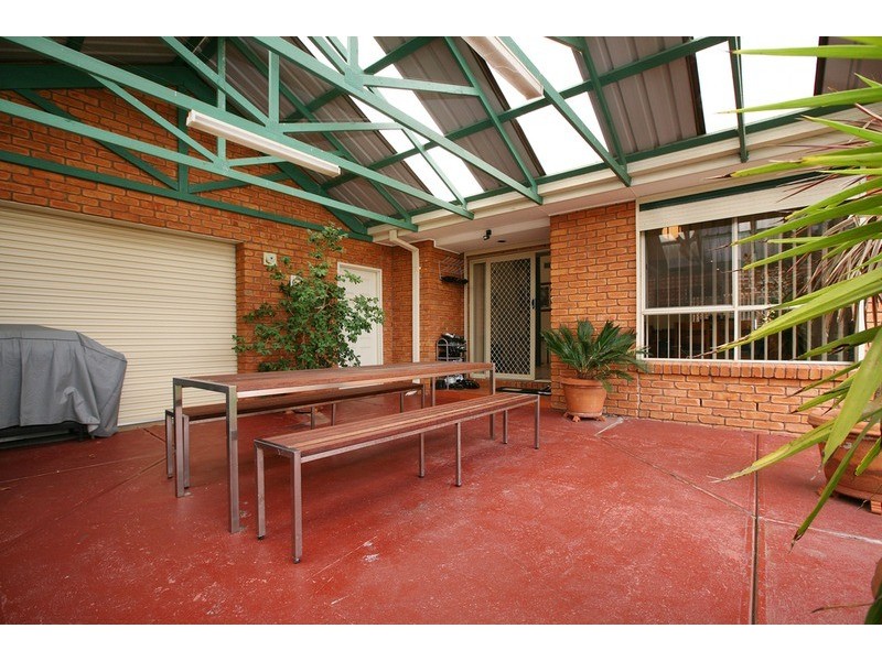 37 Saratoga Crescent, Keilor Downs VIC 3038