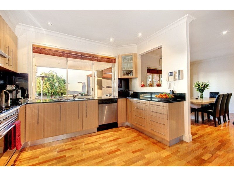 16 Balonne Close, Taylors Lakes VIC 3038