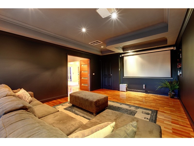 16 Balonne Close, Taylors Lakes VIC 3038