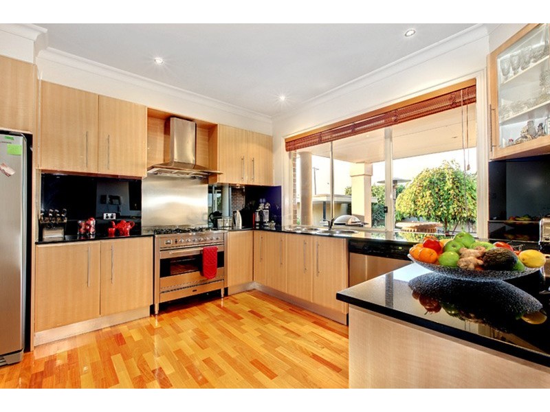16 Balonne Close, Taylors Lakes VIC 3038