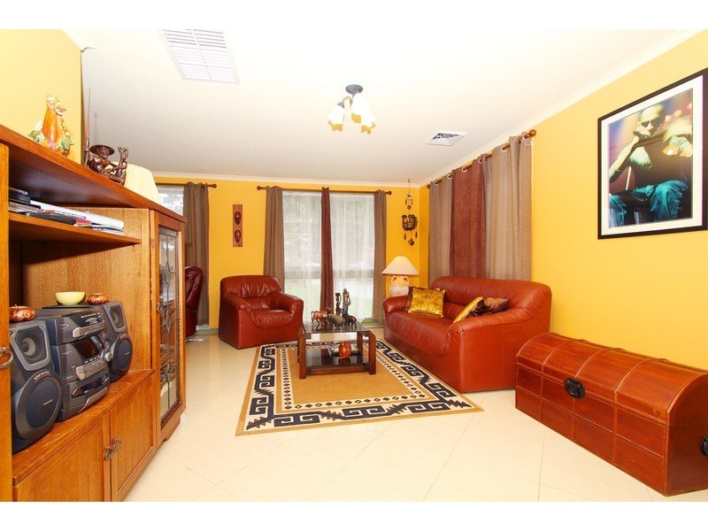 23 Dunbar Court, Keilor Downs VIC 3038