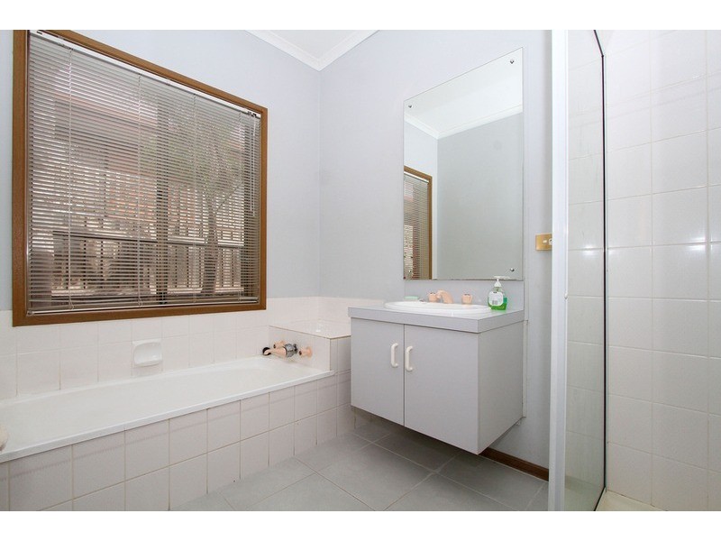 15 Laser Court, Taylors Lakes VIC 3038