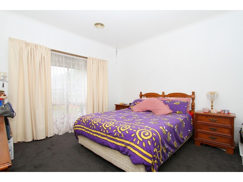 15 Laser Court, Taylors Lakes VIC 3038