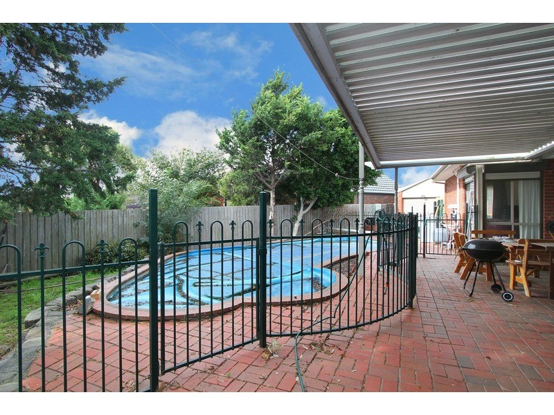 15 Laser Court, Taylors Lakes VIC 3038