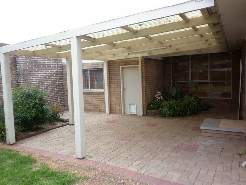 4 Chilterns Court, Kealba VIC 3021