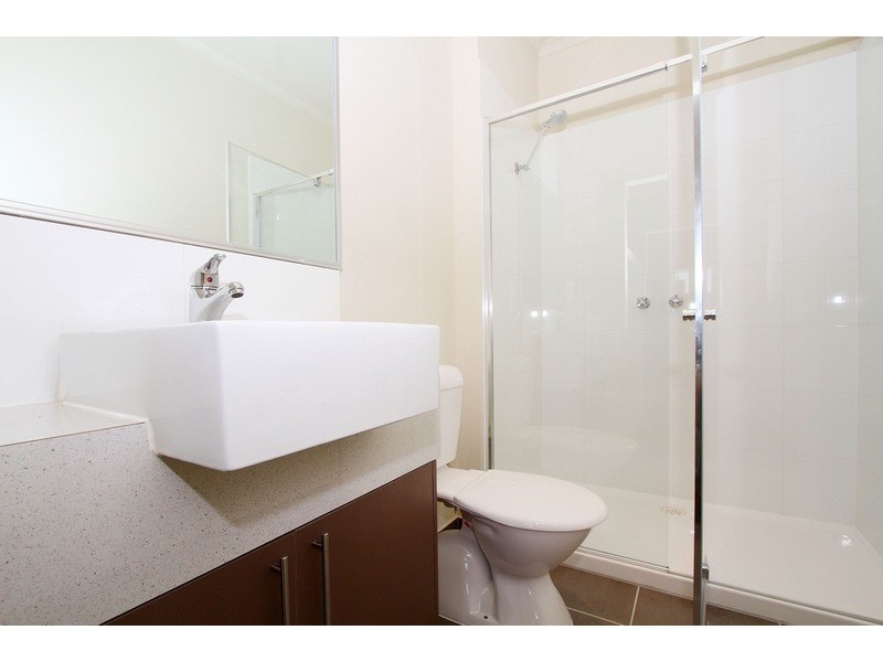 27 Landcox  Way, Caroline Springs VIC 3023