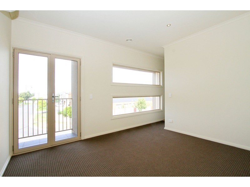 27 Landcox  Way, Caroline Springs VIC 3023