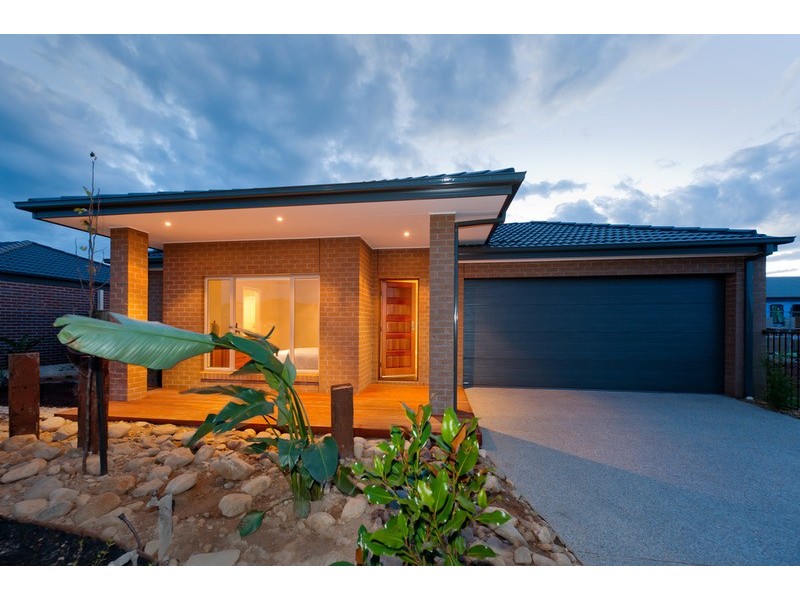 9 Saltbush Crescent, Brookfield VIC 3338
