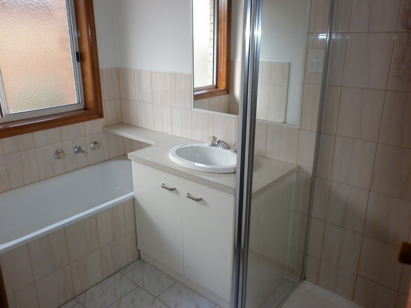 1/17 Yeats Drive, Delahey VIC 3037