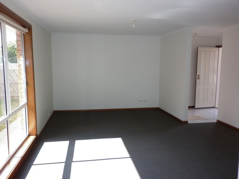 1/17 Yeats Drive, Delahey VIC 3037