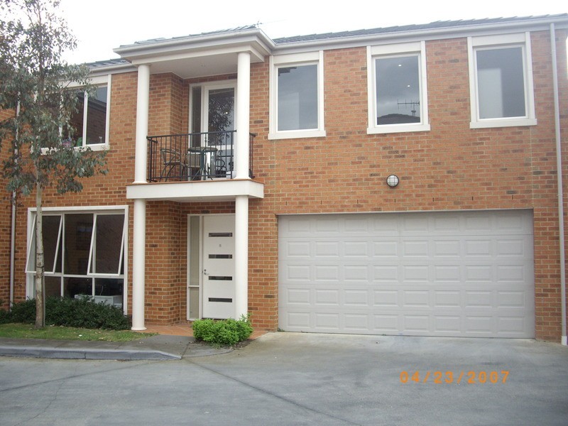 6//19 Overton Lea Boulevard, Sydenham VIC 3037
