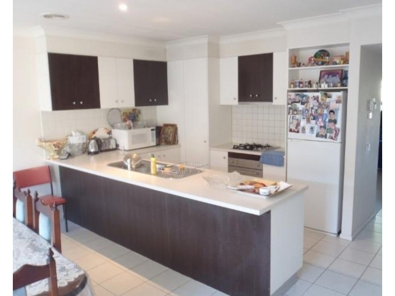 13b Wentworth Drive, Taylors Lakes VIC 3038