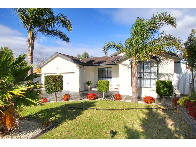 15 Mitchell Court, Taylors Lakes VIC 3038