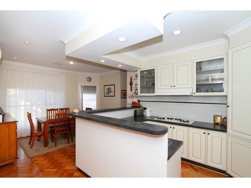 15 Mitchell Court, Taylors Lakes VIC 3038