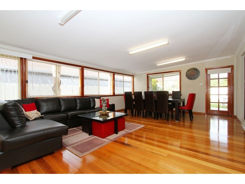 15 Mitchell Court, Taylors Lakes VIC 3038