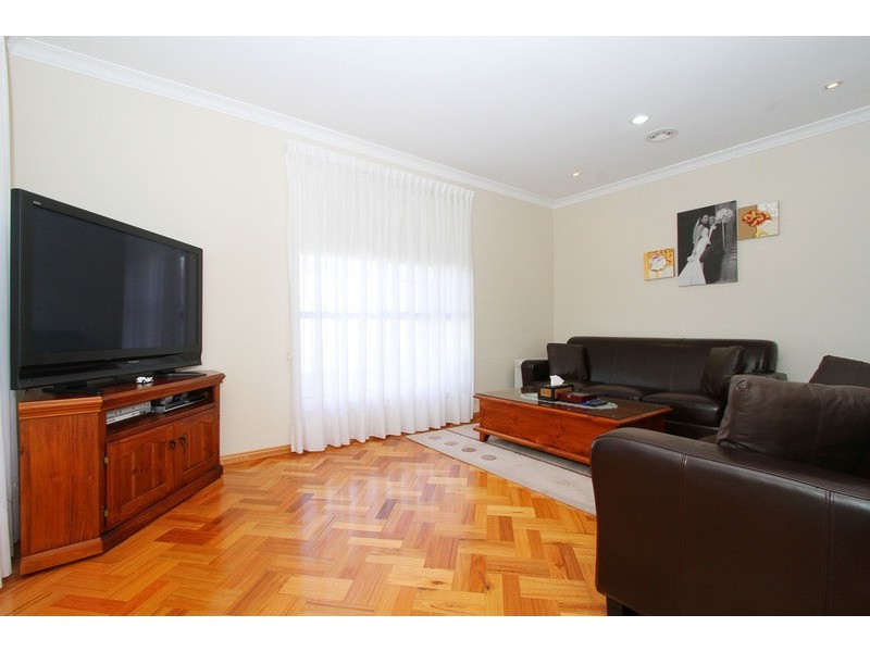 15 Mitchell Court, Taylors Lakes VIC 3038