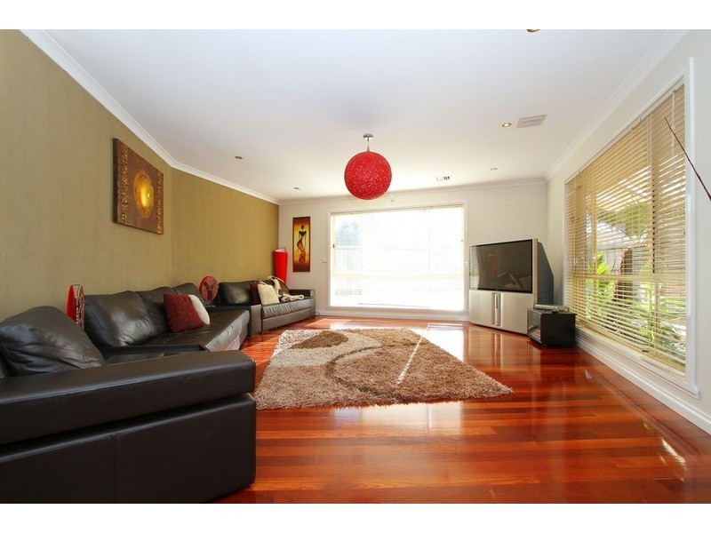 13  Strzelecki Court, Taylors Lakes VIC 3038