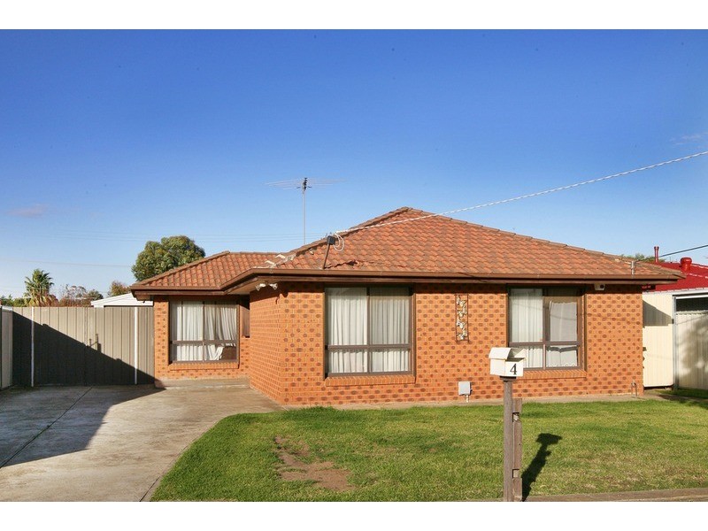 4 Galena Crescent, Kings Park VIC 3021