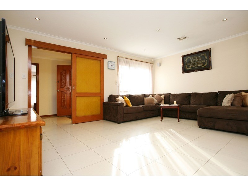 4 Galena Crescent, Kings Park VIC 3021