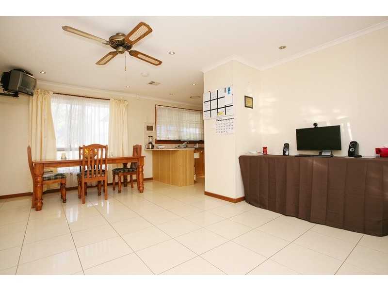 4 Galena Crescent, Kings Park VIC 3021