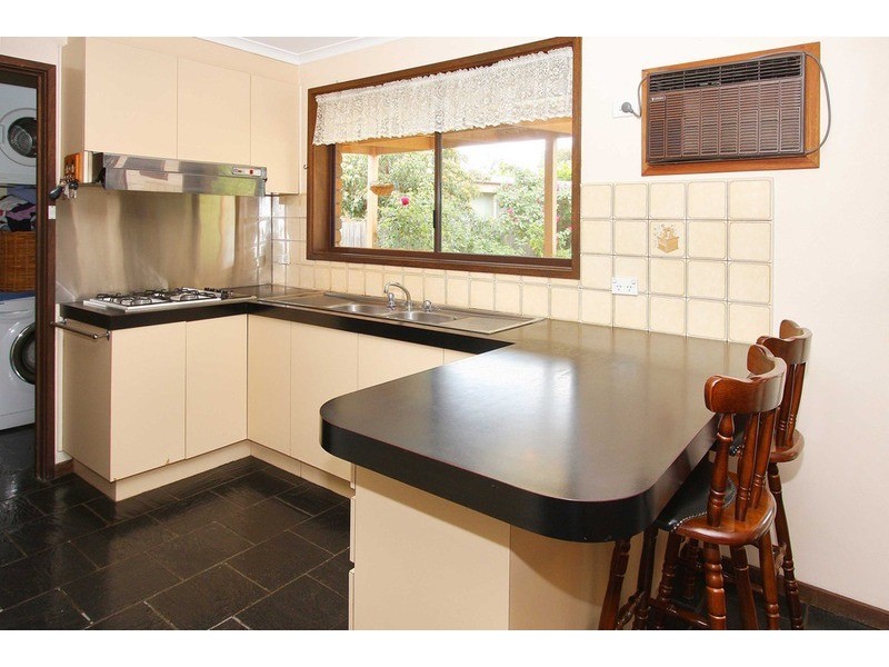 11 Cocoparra Crescent, Taylors Lakes VIC 3038