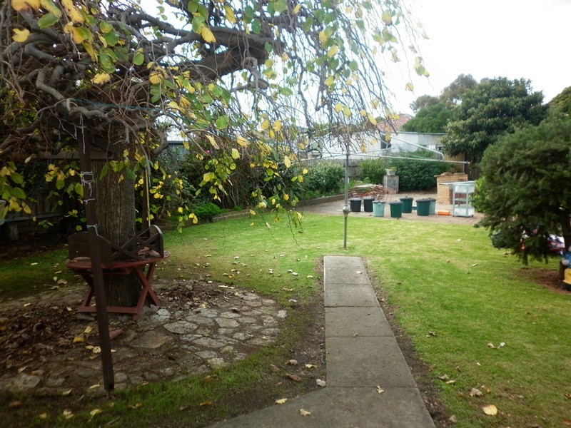 60 Leonard Avenue, St Albans VIC 3021